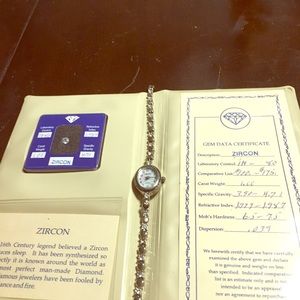 Valentines day special diamond watch woman’s